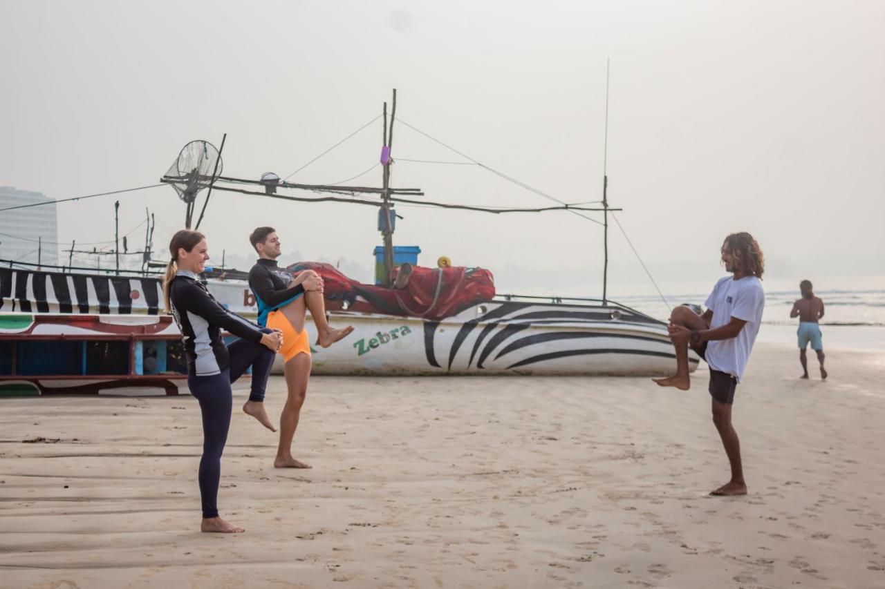 Surf & Party Weligama Pansiyon Dış mekan fotoğraf