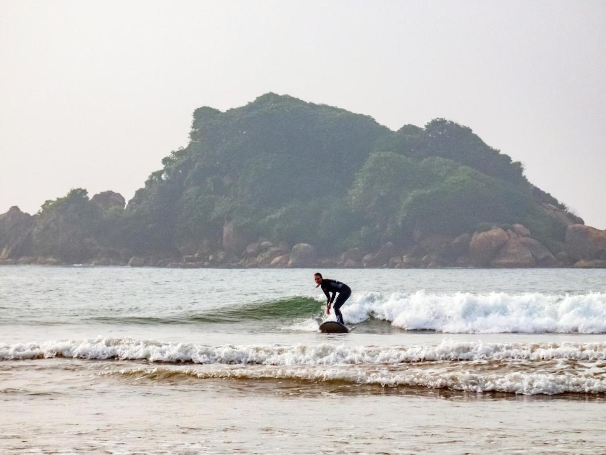 Surf & Party Weligama Pansiyon Dış mekan fotoğraf