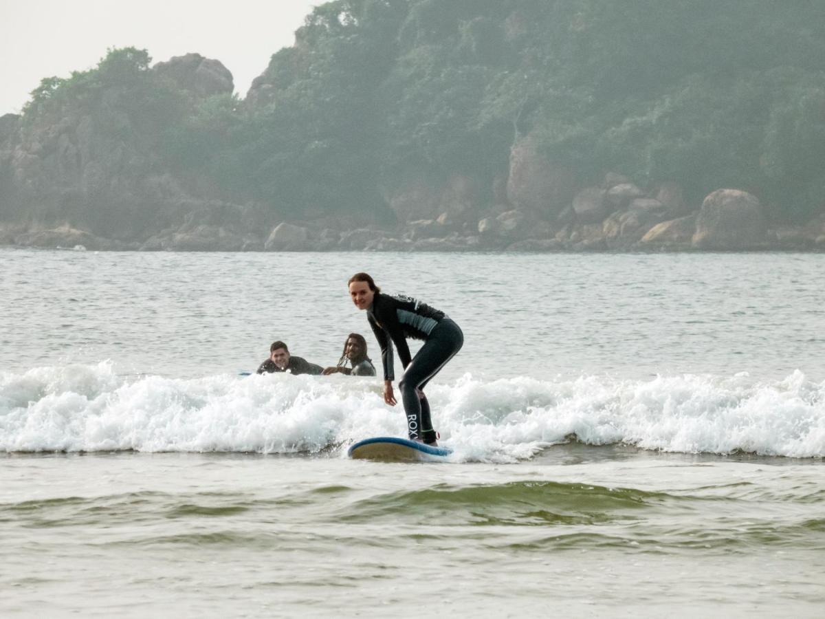 Surf & Party Weligama Pansiyon Dış mekan fotoğraf