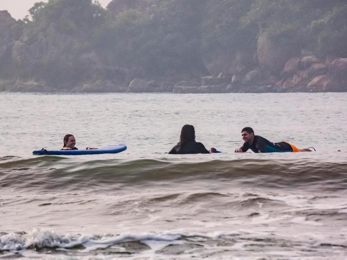 Surf & Party Weligama Pansiyon Dış mekan fotoğraf